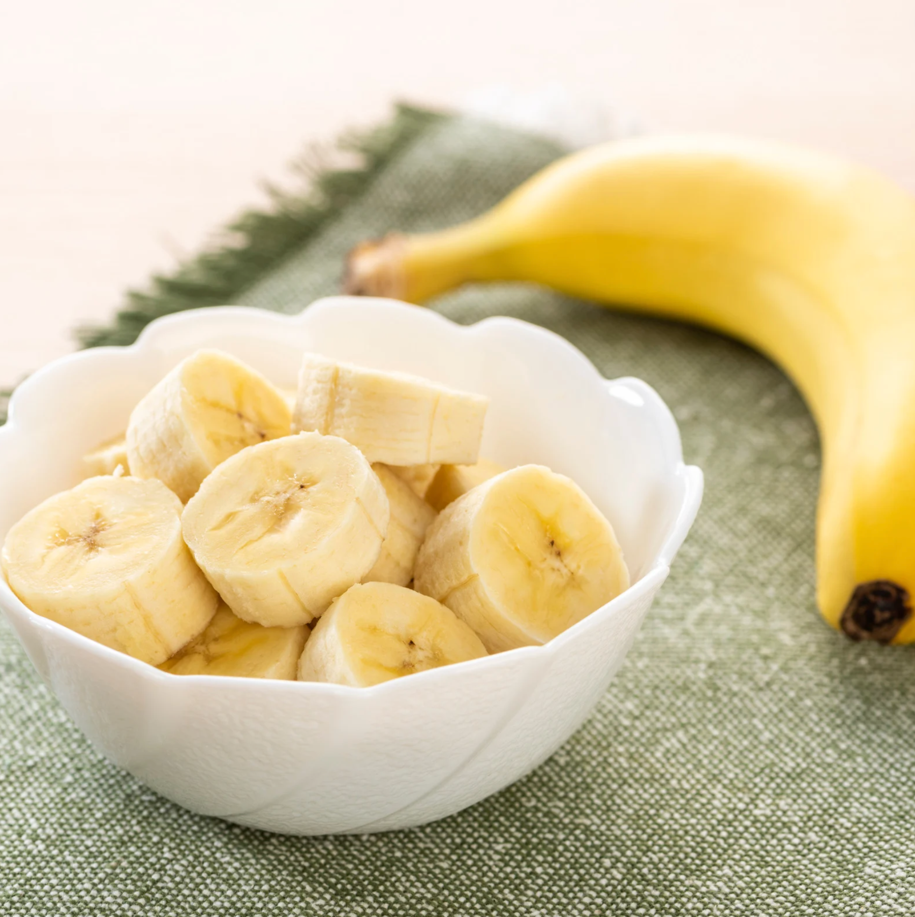 Using banana on your face as a DIY skincare ingredient