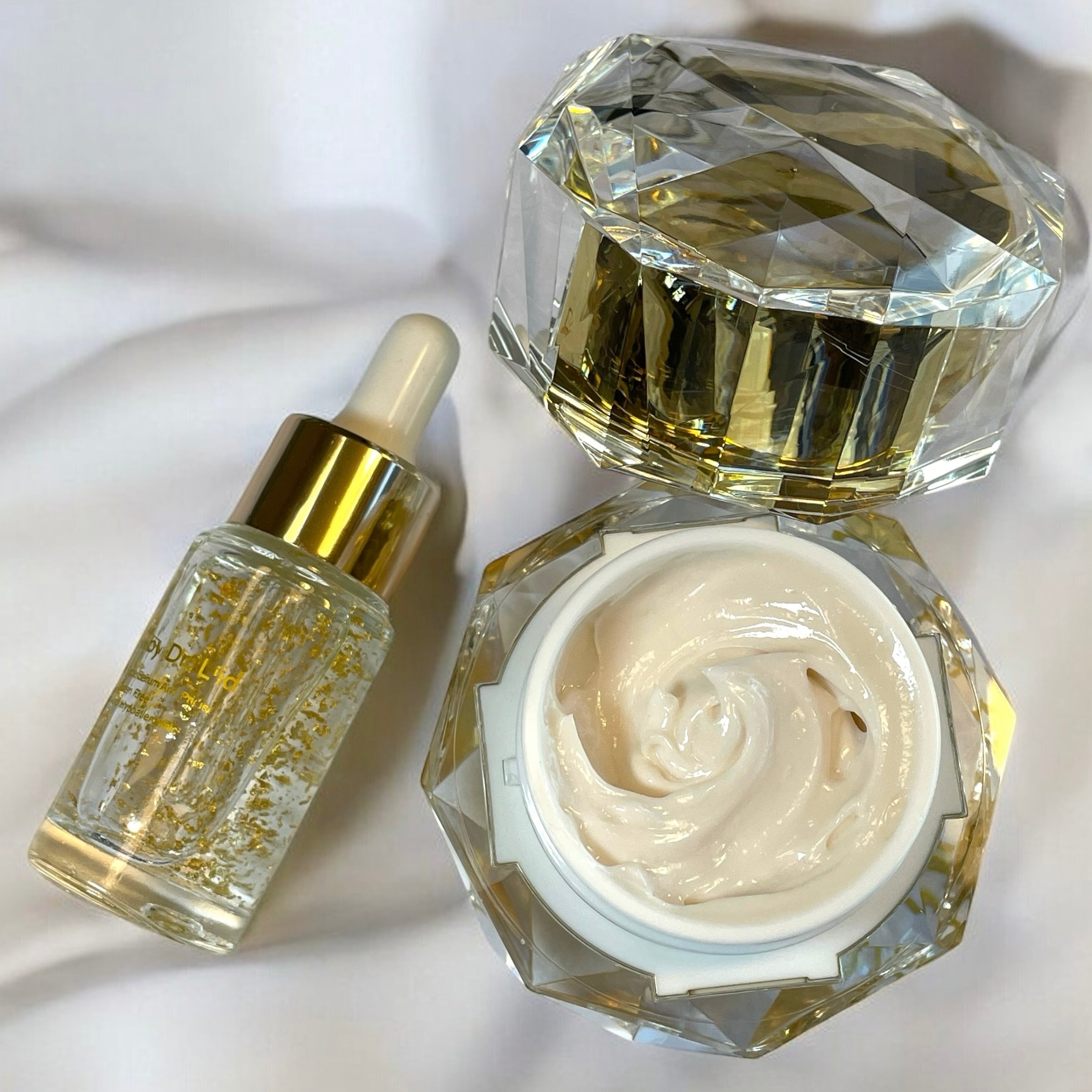 Luxe Gold Radiance Anti-Aging Set ā Youthful Glow Moisturizer + Serum Bundle