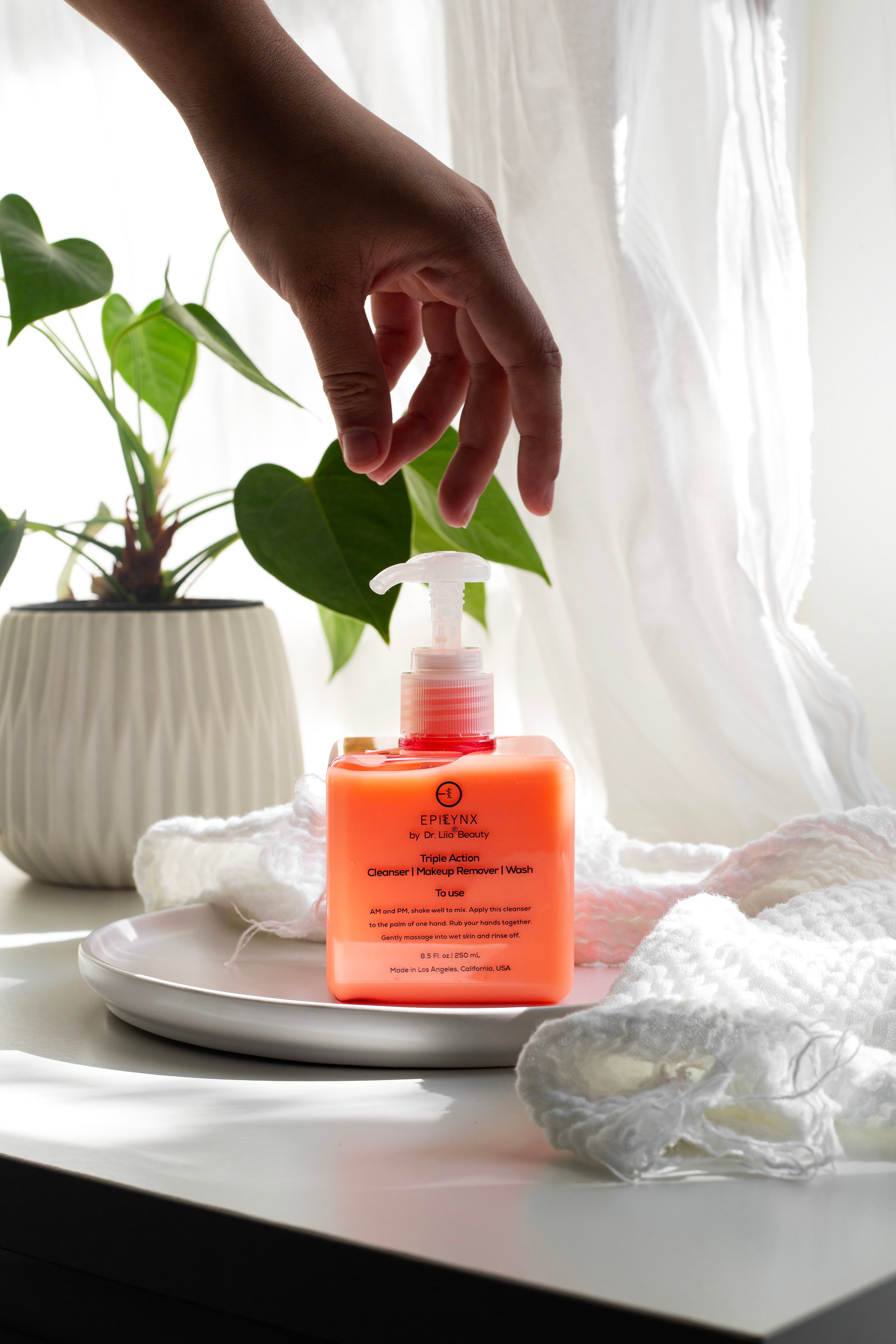 Gentle Hydrating Facial Cleanser ā Aloe, Cucumber & Antioxidants (Nut-Free, Gluten-Free, Vegan)