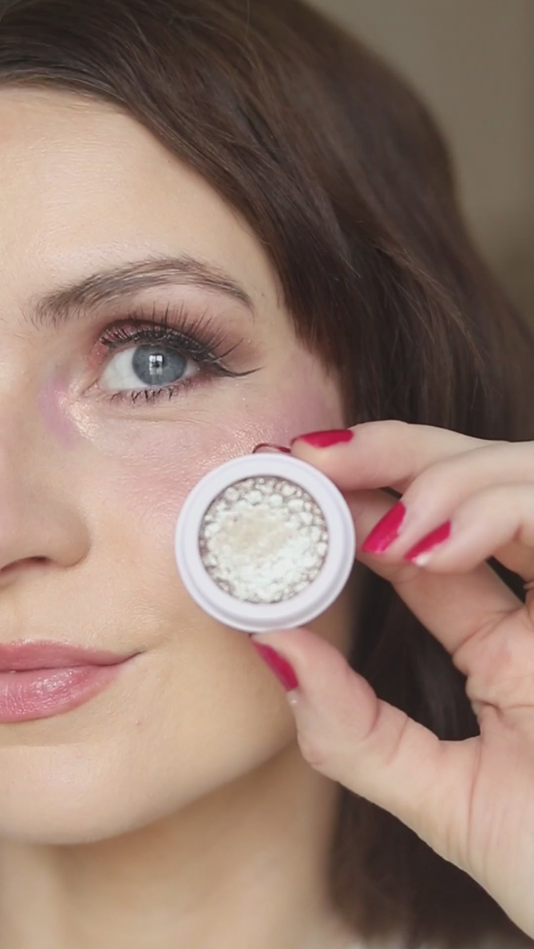 Video: swatching several EpiLynx gluten-free vegan eyeshadow shades