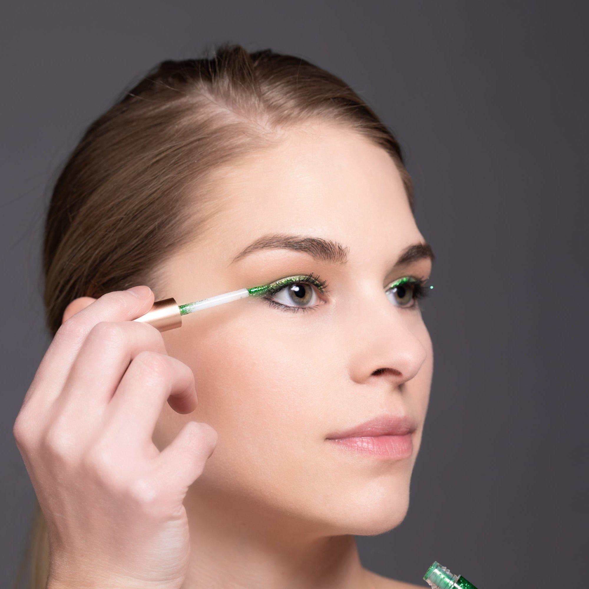 Gluten-Free, Vegan Glitter Green Eyeliner - For Shimmer & Shine in Your Eyes